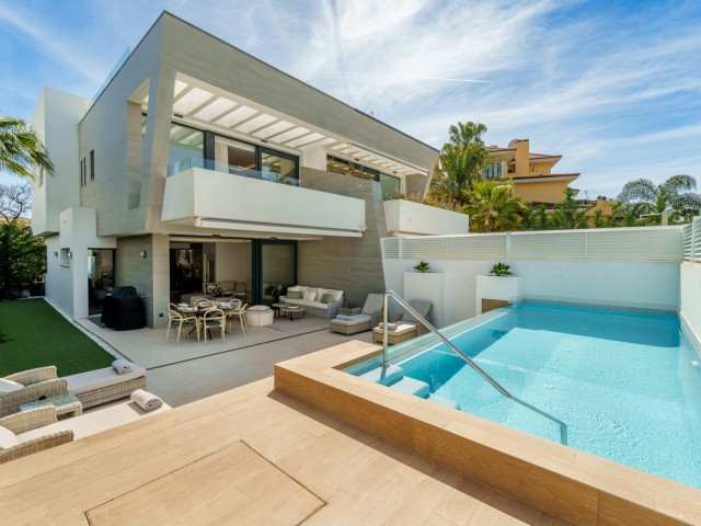 5 Bedrooms Villa in Puerto Banús