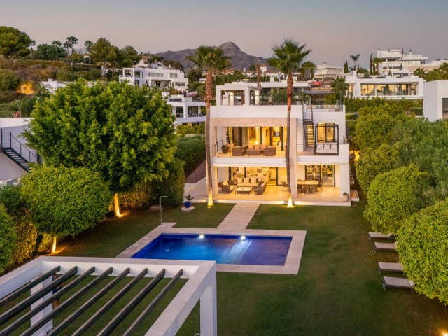 6 Bedrooms Villa in Nueva Andalucía