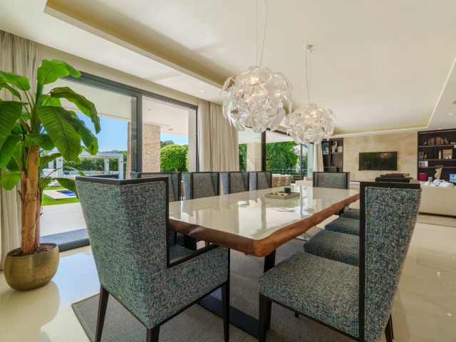 6 Bedrooms Villa in Nueva Andalucía