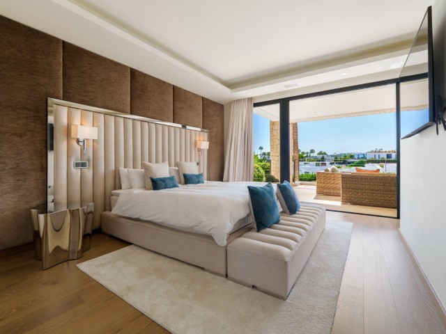 6 Bedrooms Villa in Nueva Andalucía