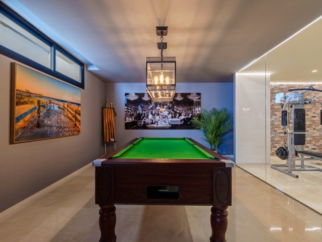 6 Bedrooms Villa in Nueva Andalucía