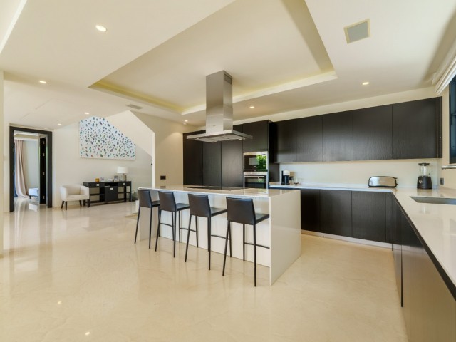 6 Schlafzimmer Villa in Nueva Andalucía