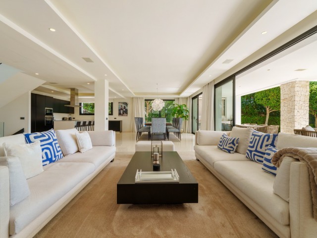 6 Schlafzimmer Villa in Nueva Andalucía