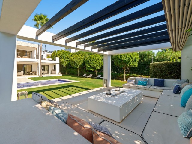 6 Schlafzimmer Villa in Nueva Andalucía
