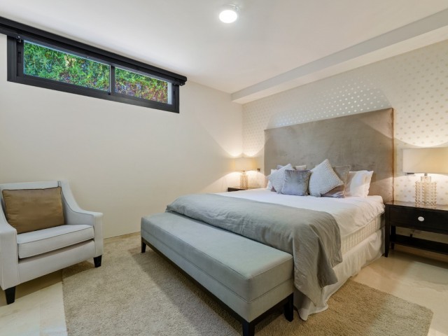 6 Schlafzimmer Villa in Nueva Andalucía