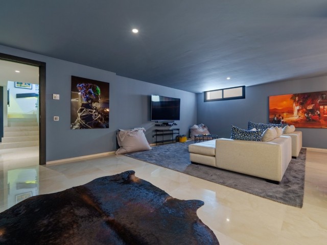 6 Schlafzimmer Villa in Nueva Andalucía