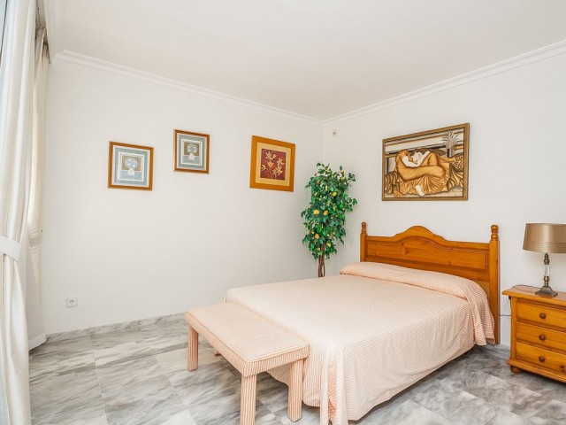 5 Bedrooms Villa in Calahonda