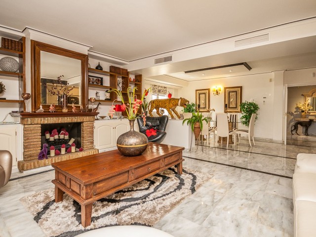 5 Bedrooms Villa in Calahonda