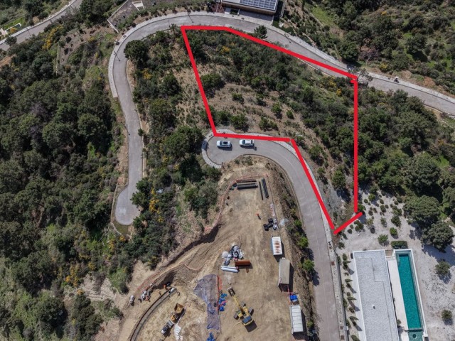 Plot, Benahavis