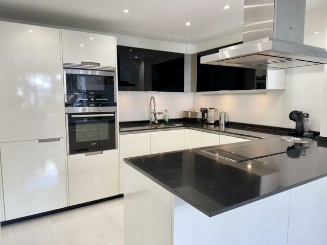 Appartement avec 2 Chambres  à Elviria