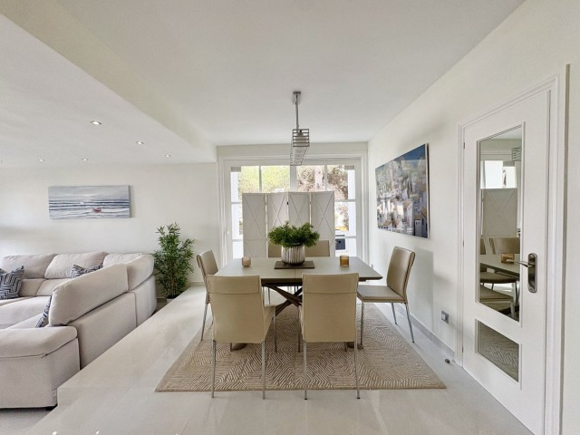 Appartement avec 2 Chambres  à Elviria