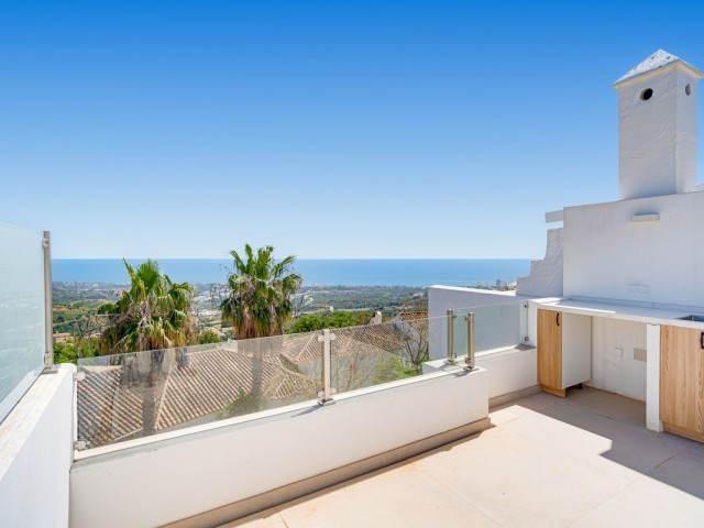 4 Makuuhuoneen Rivitalo Altos de los Monteros