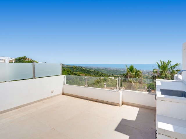 4 Makuuhuoneen Rivitalo Altos de los Monteros