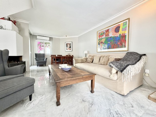 3 Slaapkamer Rijtjeshuis in Nueva Andalucía