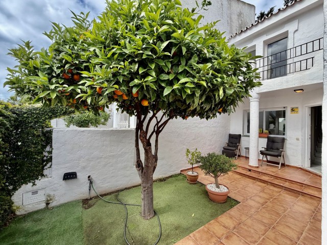 3 Bedrooms Townhouse in Nueva Andalucía