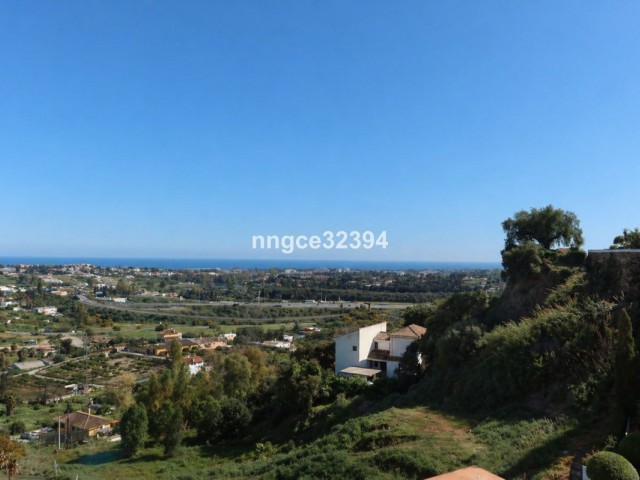 3 Bedrooms Apartment in Benahavís
