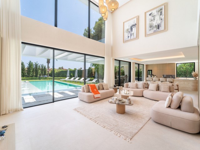 6 Bedrooms Villa in Los Monteros