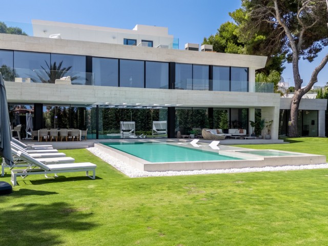 6 Bedrooms Villa in Los Monteros