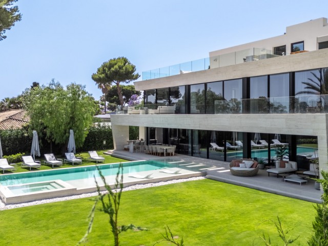 6 Bedrooms Villa in Los Monteros