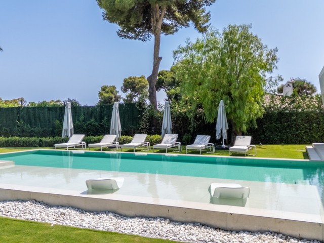6 Bedrooms Villa in Los Monteros
