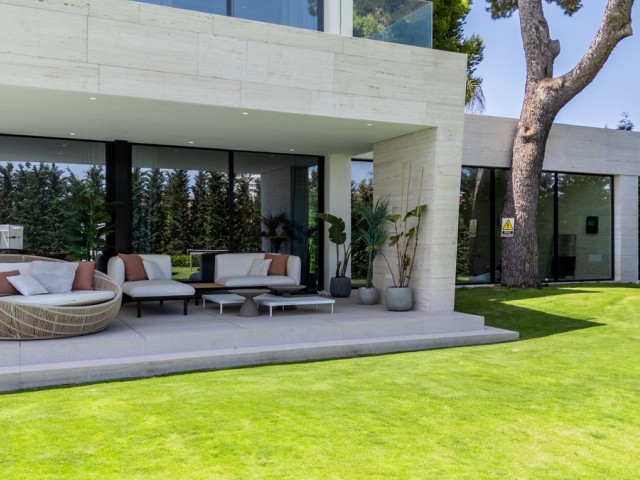 6 Bedrooms Villa in Los Monteros