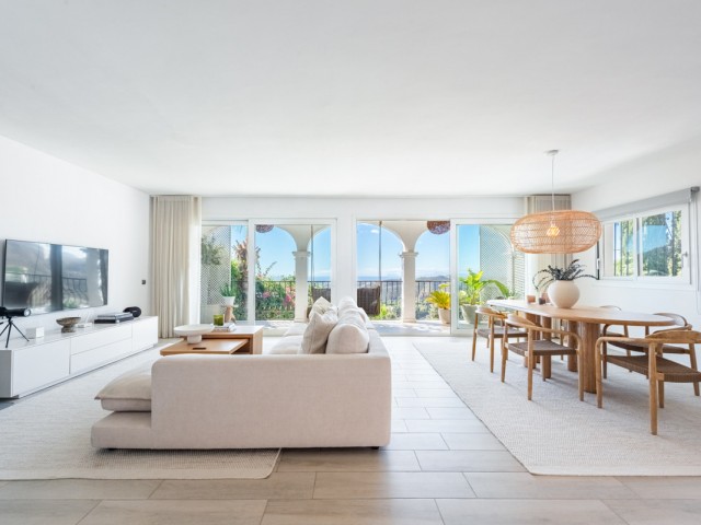 Villa avec 4 Chambres  à Istán
