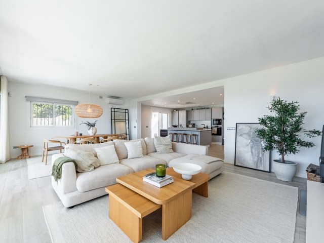 Villa avec 4 Chambres  à Istán