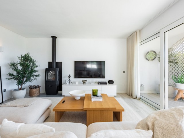 Villa avec 4 Chambres  à Istán