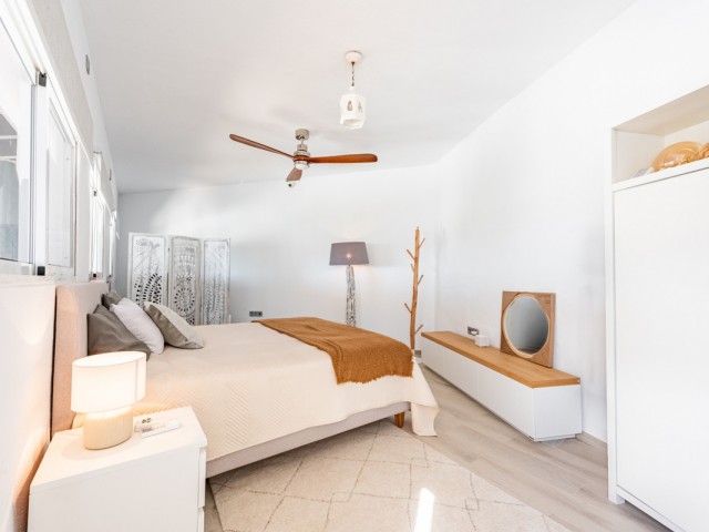 Villa avec 4 Chambres  à Istán