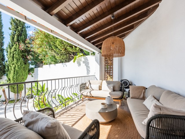 Villa avec 4 Chambres  à Istán