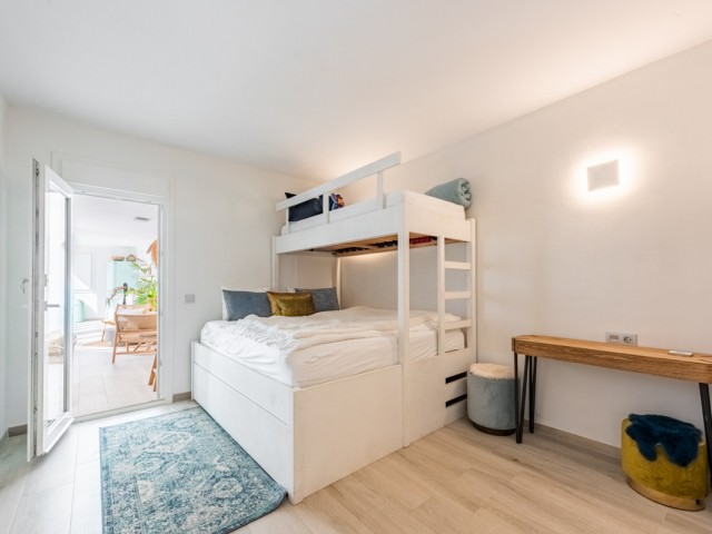 Villa avec 4 Chambres  à Istán