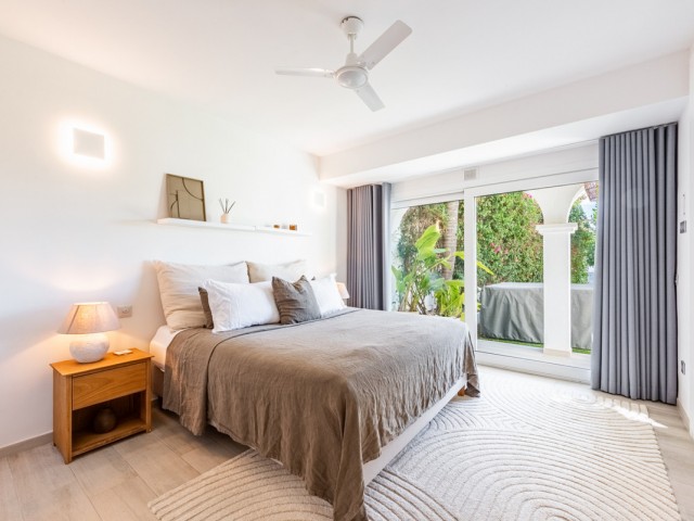 Villa avec 4 Chambres  à Istán