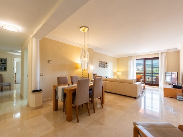 3 Bedrooms Apartment in Benahavís