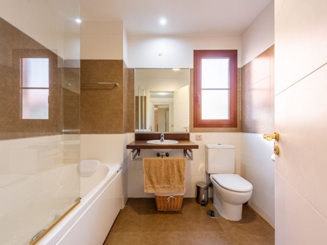 3 Bedrooms Apartment in Benahavís