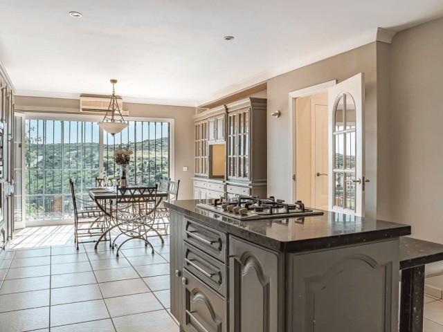 4 Bedrooms Villa in Estepona