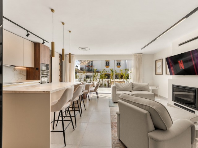 4 Bedrooms Townhouse in Estepona