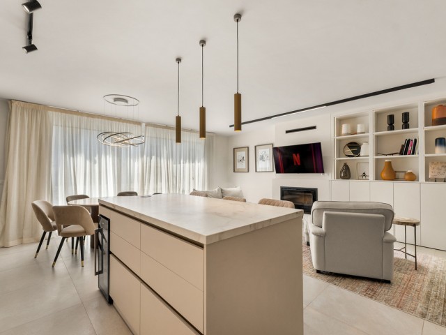 4 Bedrooms Townhouse in Estepona