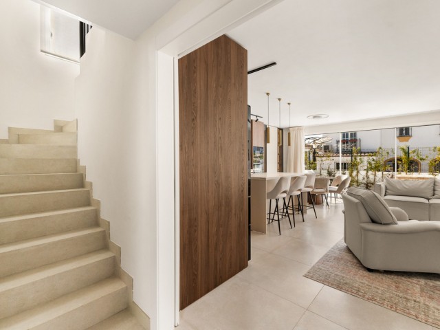 4 Bedrooms Townhouse in Estepona