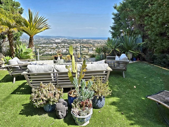 3 Bedrooms Townhouse in Benahavís