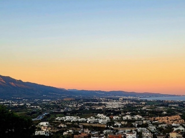 3 Bedrooms Townhouse in Benahavís