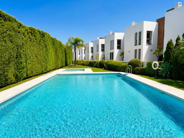 3 Bedrooms Townhouse in Benahavís