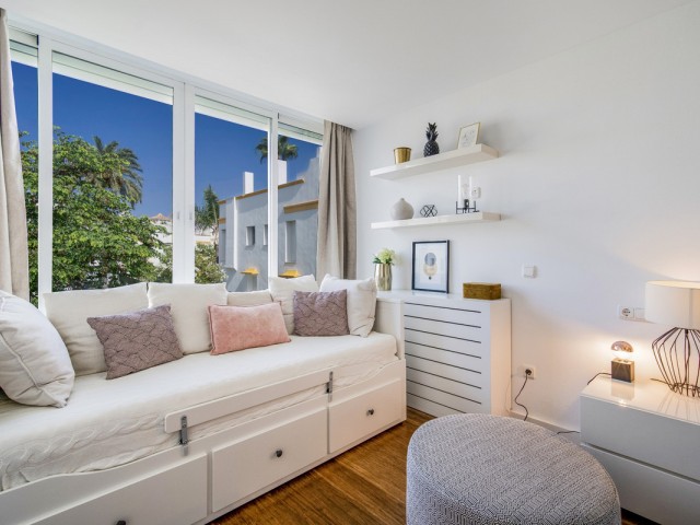 4 Slaapkamer Rijtjeshuis in The Golden Mile