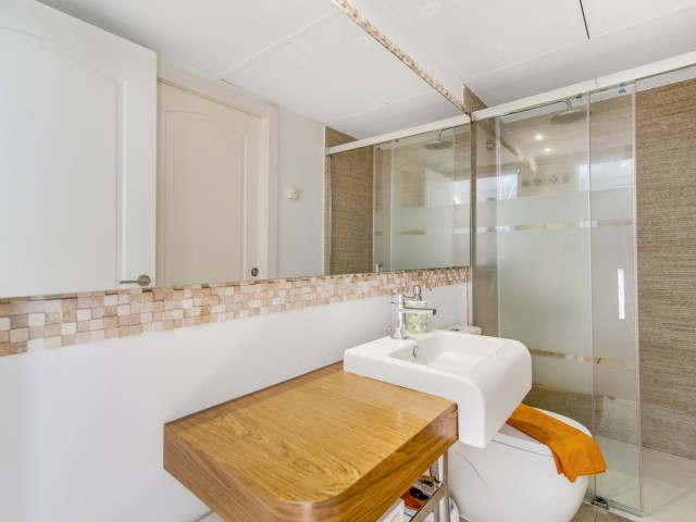 4 Slaapkamer Rijtjeshuis in The Golden Mile
