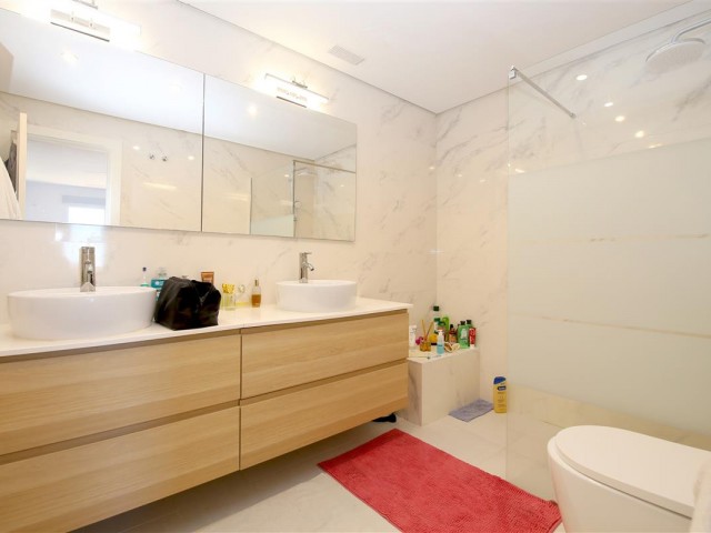 2 Bedrooms Apartment in Estepona