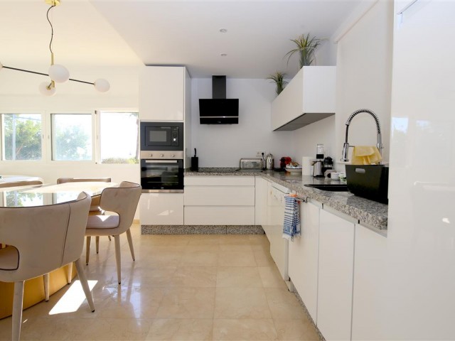 2 Bedrooms Apartment in Estepona