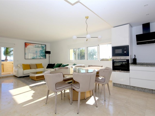 2 Bedrooms Apartment in Estepona