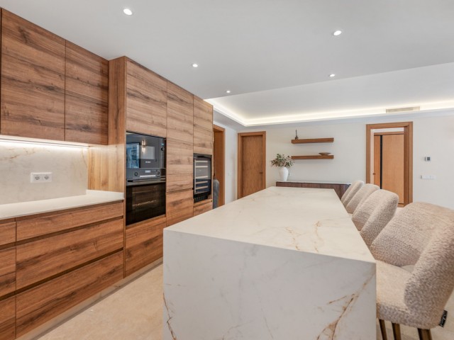 3 Slaapkamer Rijtjeshuis in Nueva Andalucía