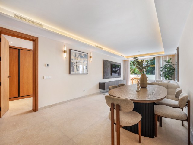 Maison mitoyenne avec 3 Chambres  à Nueva Andalucía