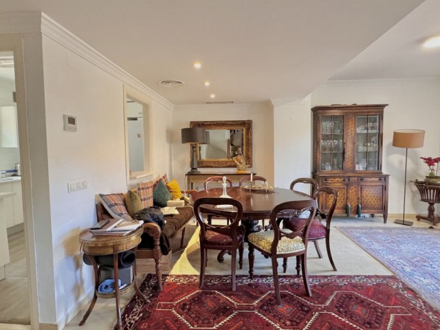 Maison mitoyenne avec 4 Chambres  à Puerto Banús