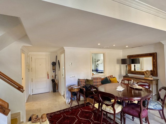 Maison mitoyenne avec 4 Chambres  à Puerto Banús